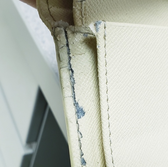 Discontinued Louis Vuitton International Wallet - Picture 5 of 7